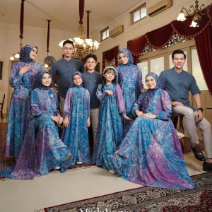 SARIMBIT KELUARGA NADHEERA MADAHARSA PRETTY BLUE