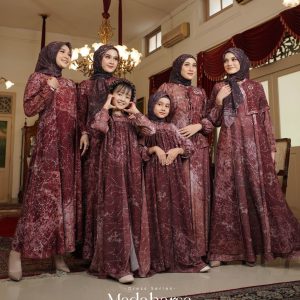 SARIMBIT KELUARGA NADHEERA MADAHARSA CHOCOWOOD