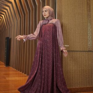 [BUNDLE] NADHEERA SYMPHONY-DRESS-STYLE-2-MAUVE-#L + KEKE INAYA RUBY SCARF MAROON