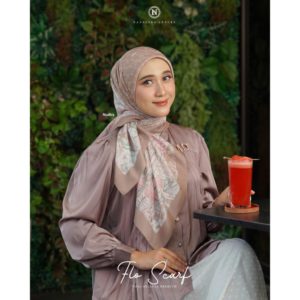 Nadheera Flo Scarf Bahan Voal Belleza Premium