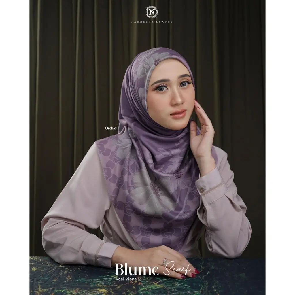 NADHEERA CALLYSIA SCARF CAROLINE