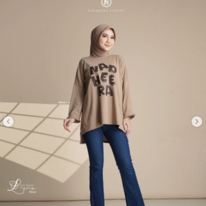 [Mix & Match] NADHEERA LEONA-BLOUSE-MOCCA-#S + RAUNA PLAIN SCARF BROWN - Paket Stylish: Blouse & Hijab Serasi