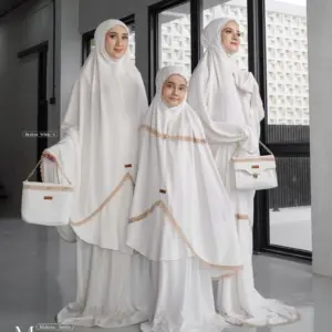 NADHEERA MYZA MUKENA MOM